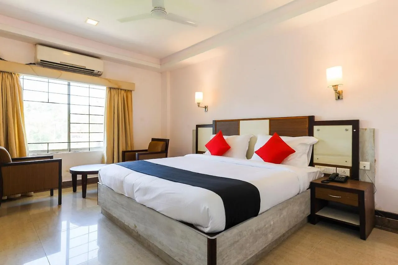Capital O 68980 Hotel Souparnika Kollam